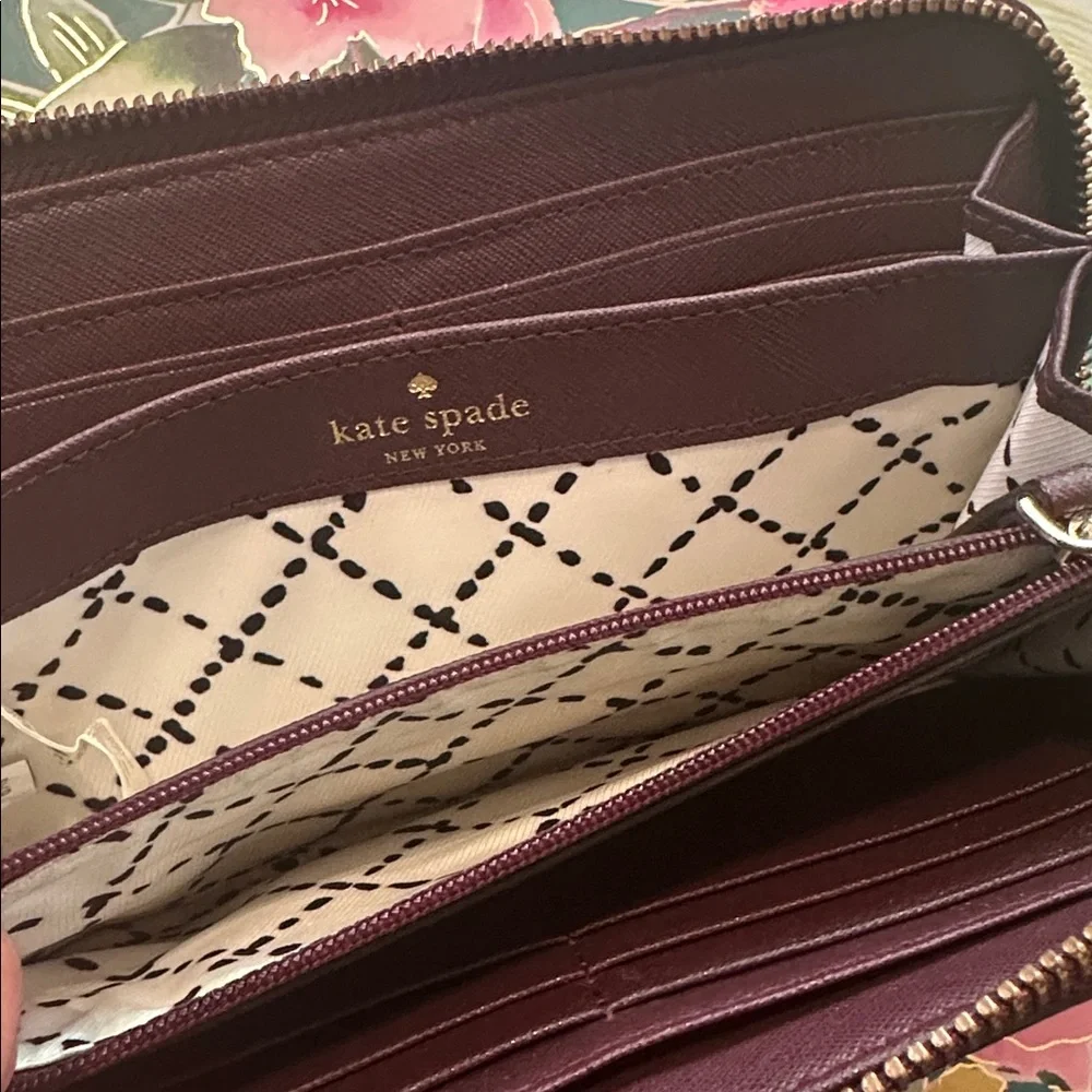 KATE SPADE | Plum Leather Zip Up Wallet